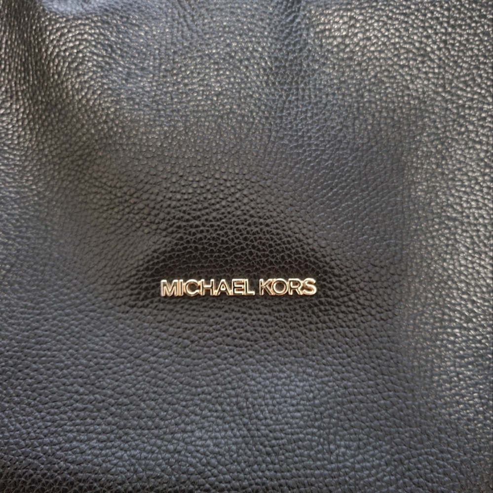 Micheal Kors purse